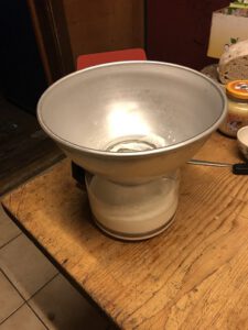 Schafsmilch-mit-Filter-225x300 Milch