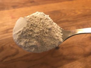 Loeffel-weisse-Tonerde-300x225 Zahnpasta