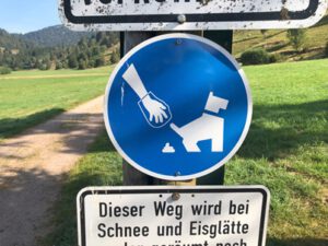 Hundekot-wegnehmen-300x225 Kot