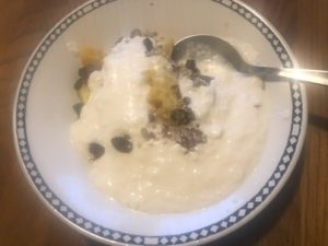 Mueesli-mit-Sauermilch-von-der-Kuh-300x225 Sauermilch