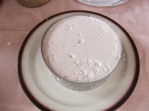 Frischkaese-aus-ibizenkischer-Ziegenmilch-300x224 Pityusenziege