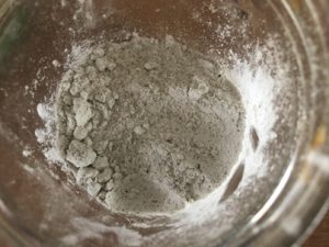 Kraeutersalz-mit-Curryblaettern-300x225 Currybaum